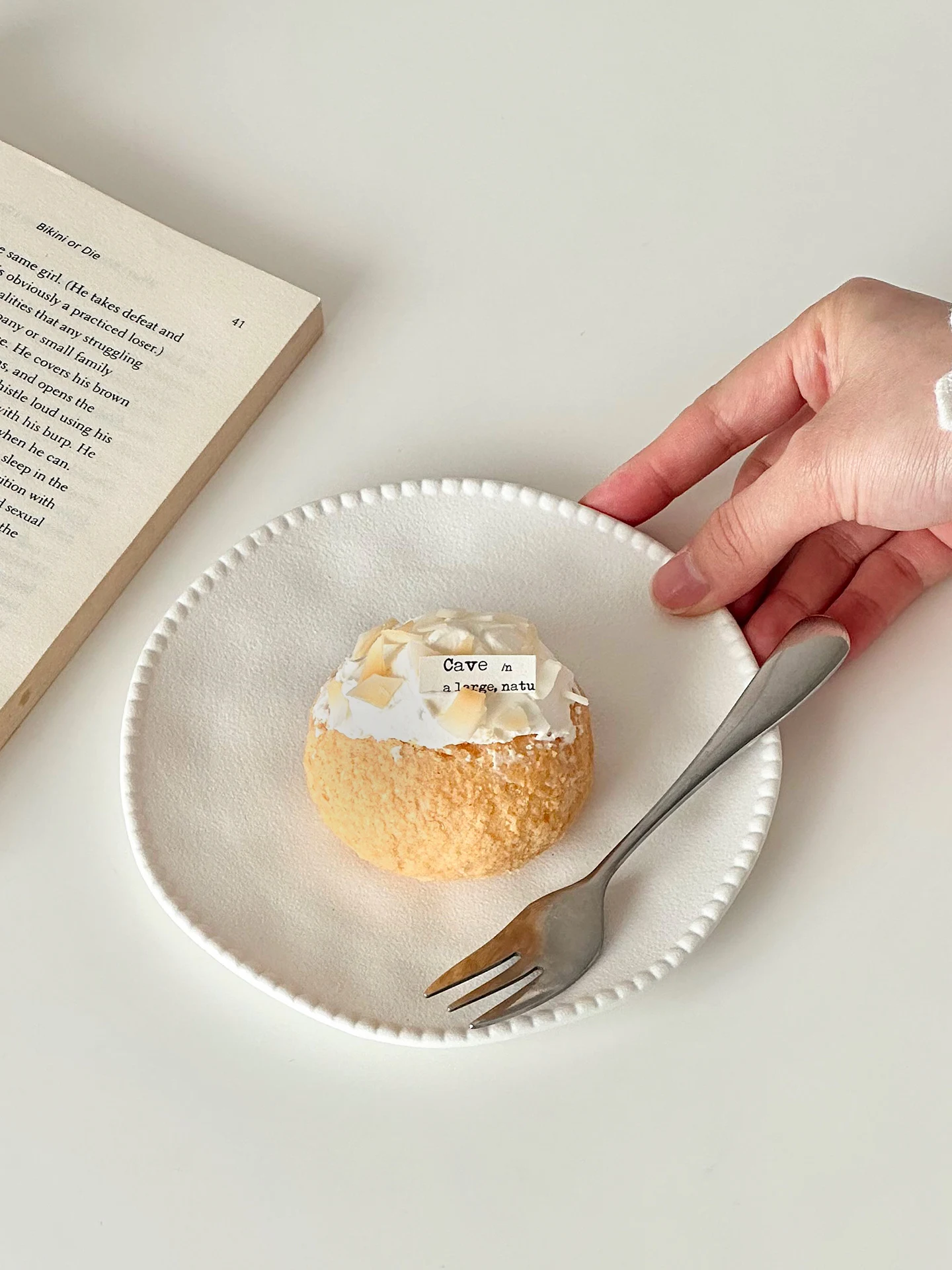 

Белая керамическая тарелка для западных завтраков, пасты, стейков, ужинов, сервировочная тарелка, однотонная, для домашнего использования