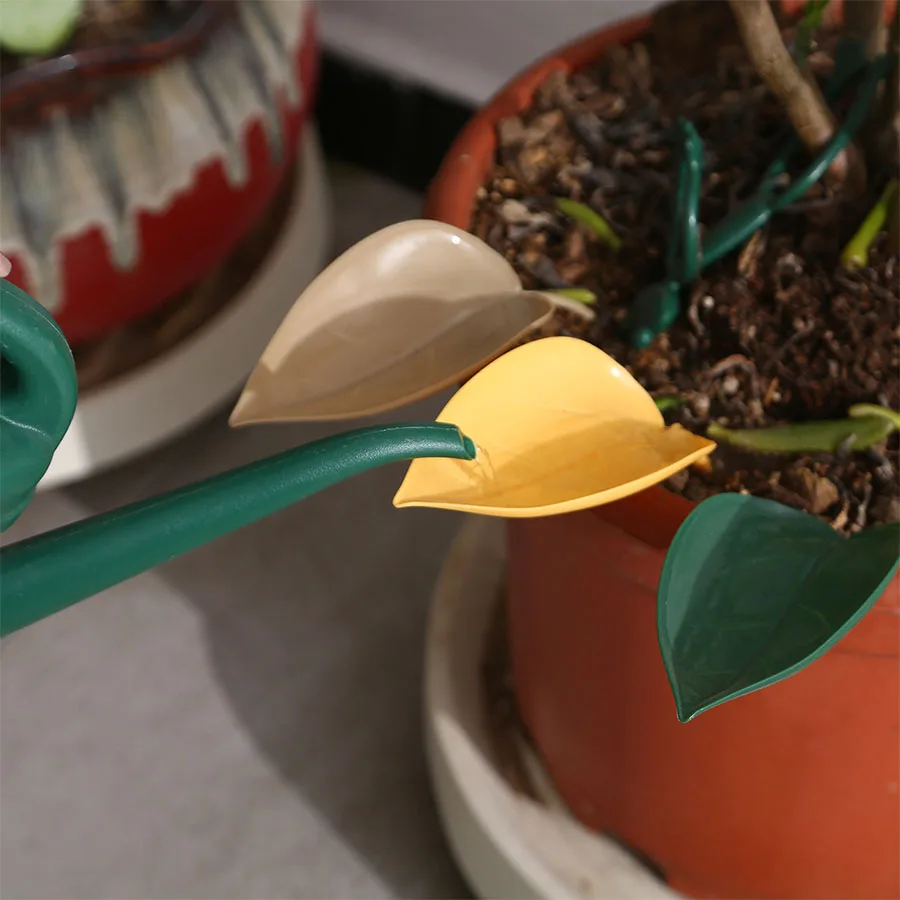 Leaf Shape Watering Funnel, Creative Plant Drip Irrigation Guide Device for Potted Plants Flowers Succulents