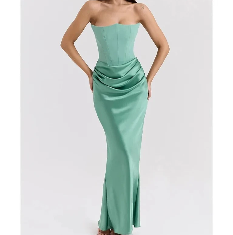 새로운 우아하고 세련된 디자인 감각의 롱 드레스 여성용 스트랩리스 이브닝 드레스 섹시한 새틴 플리츠 하이웨이스트 슬림 파티 드레스