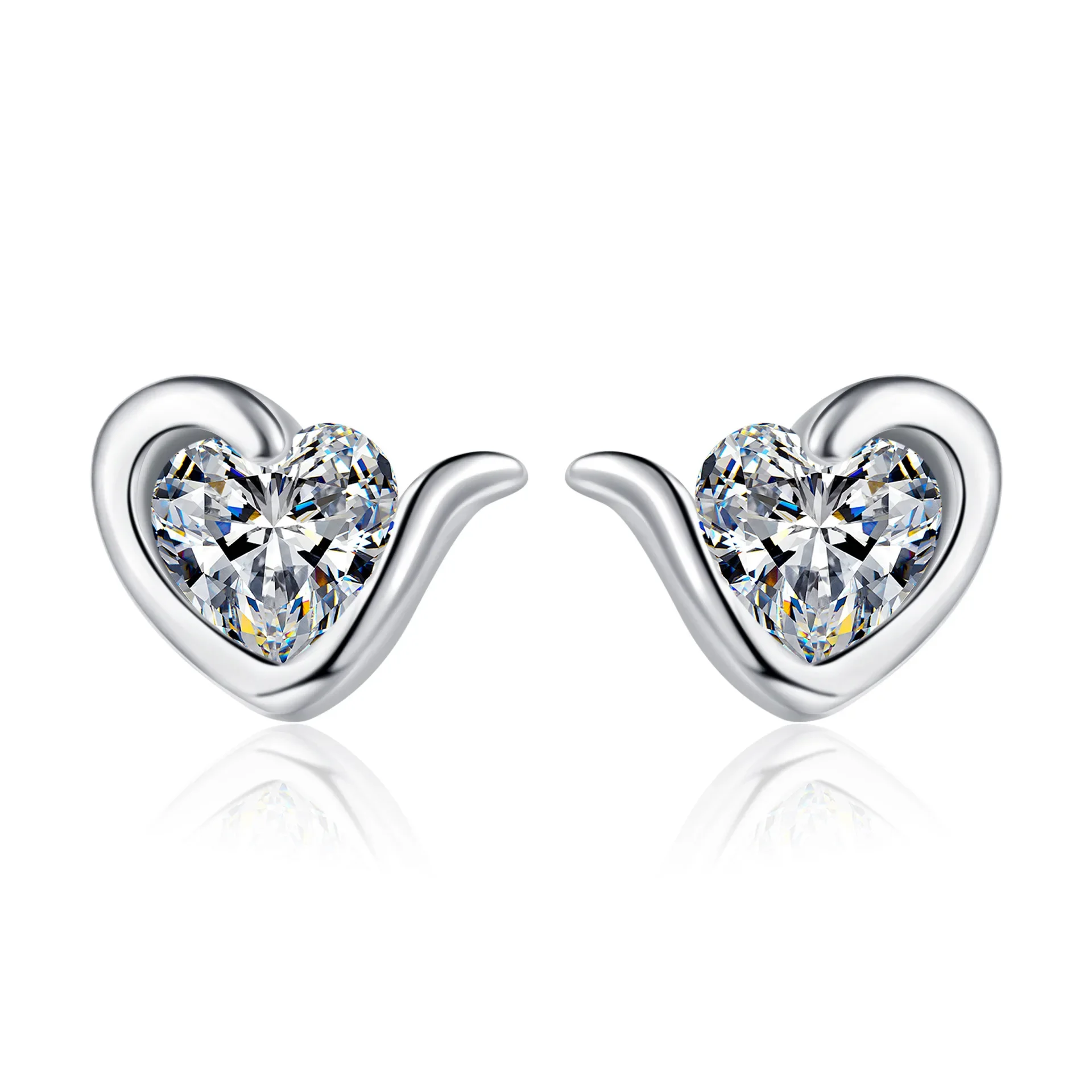 

18K gold moissanite stud earrings 0.6 carats, love-shaped special-shaped plated PT950 platinum earrings, exquisite and compact