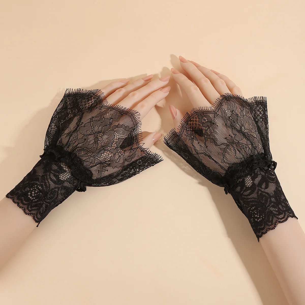 Decorative Cuffs Hollow Lace Cuffs Women Lace Sleeves Lightweight Detachable Cuffs for Sweaters Blouses