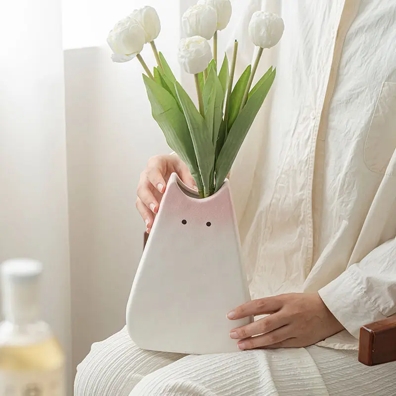 

Cute cat-like ceramic vase, Nordic style, simple and cute, decoration for dried flower arrangement, hydroponic living room