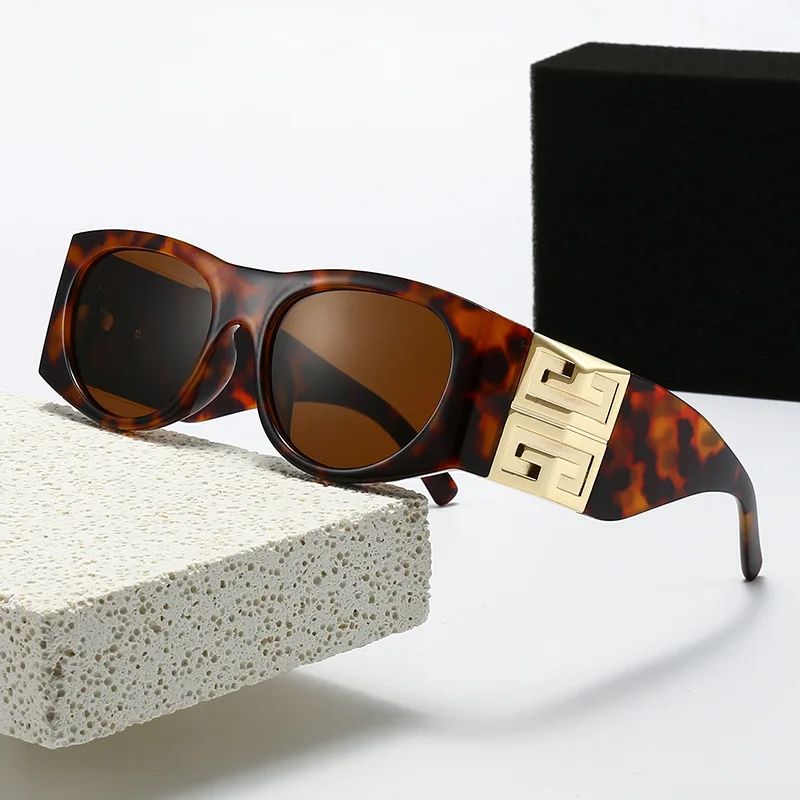 

Thick Frame Oversized Sunglasses - UV400 Unisex Fashion Shades for Men & Women (Street Style Photographic Accessories)