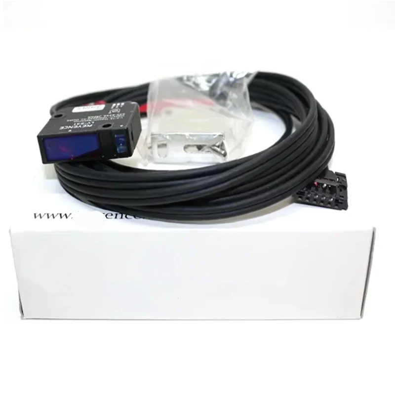 

датчик смещения IL-065 расстояние измерения 55-105mMIP67 класс защиты новый аутентичный