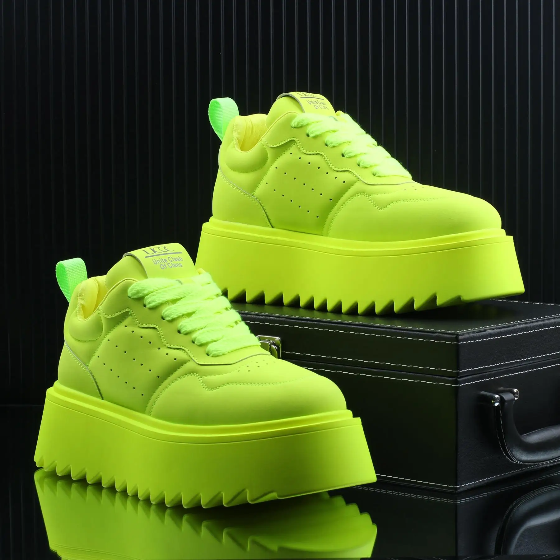 

Мужская повседневная версия 2024, осень-зима, новинка Thi Bot, для отдыха Board oes, высококачественная легкая мужская обувь White oes...