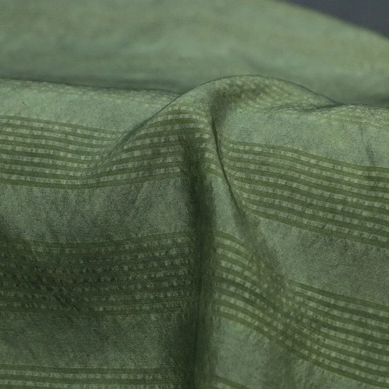

Traditional hand-dyed tussah silk blended fabric a new Chinese-style Hanfu and cheongsam designer for Chinese fashion trends