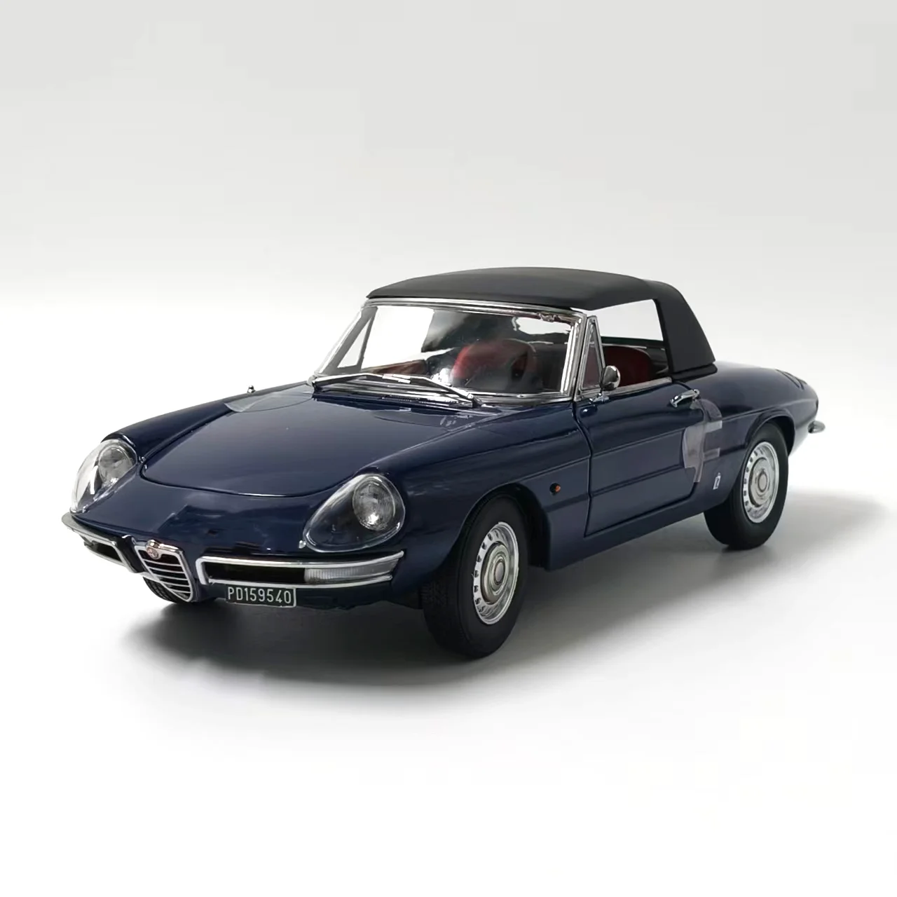 Модель автомобиля Duetto Spider 1600 1966 года, масштаб 1:18, из литого металла, серия Diecast TOURING