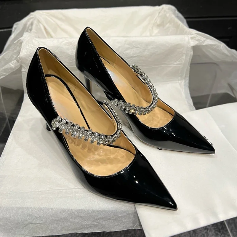 

Новинка 2025, женские туфли Мэри Джейн на высоком каблуке с ромбовидной цепочкой, одинарные туфли Мэри Джейн на тонком каблуке и остроконечные женские свадебные туфли с неглубоким носком