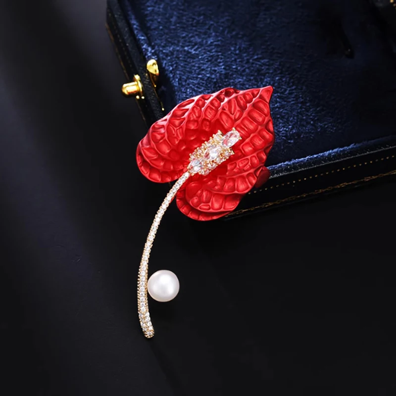 New Exquisite Temperament Calla Lily Brooch Fashion Metal Lapel Pins Women Versatile Shiny Corsage Clothing Accessories Gifts