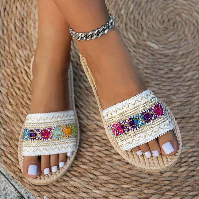 

New Women Slippers Outdoor Flat Designer Shoes Women Large Size Bohemian Ethnic Sandals Fashion Tassel Beach Slippers Slides