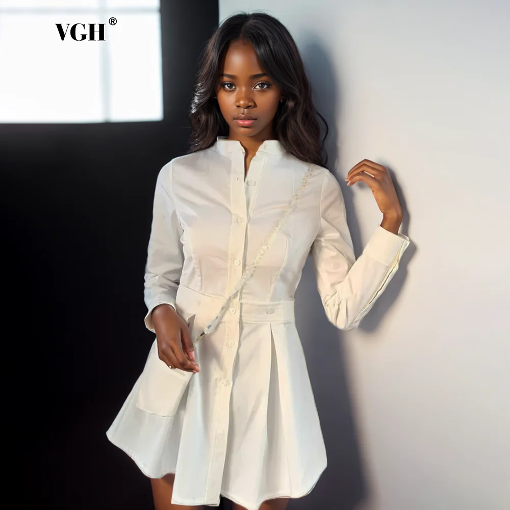 

Женское однобортное платье с воротником-стойкой, длинным рукавом и высокой талией