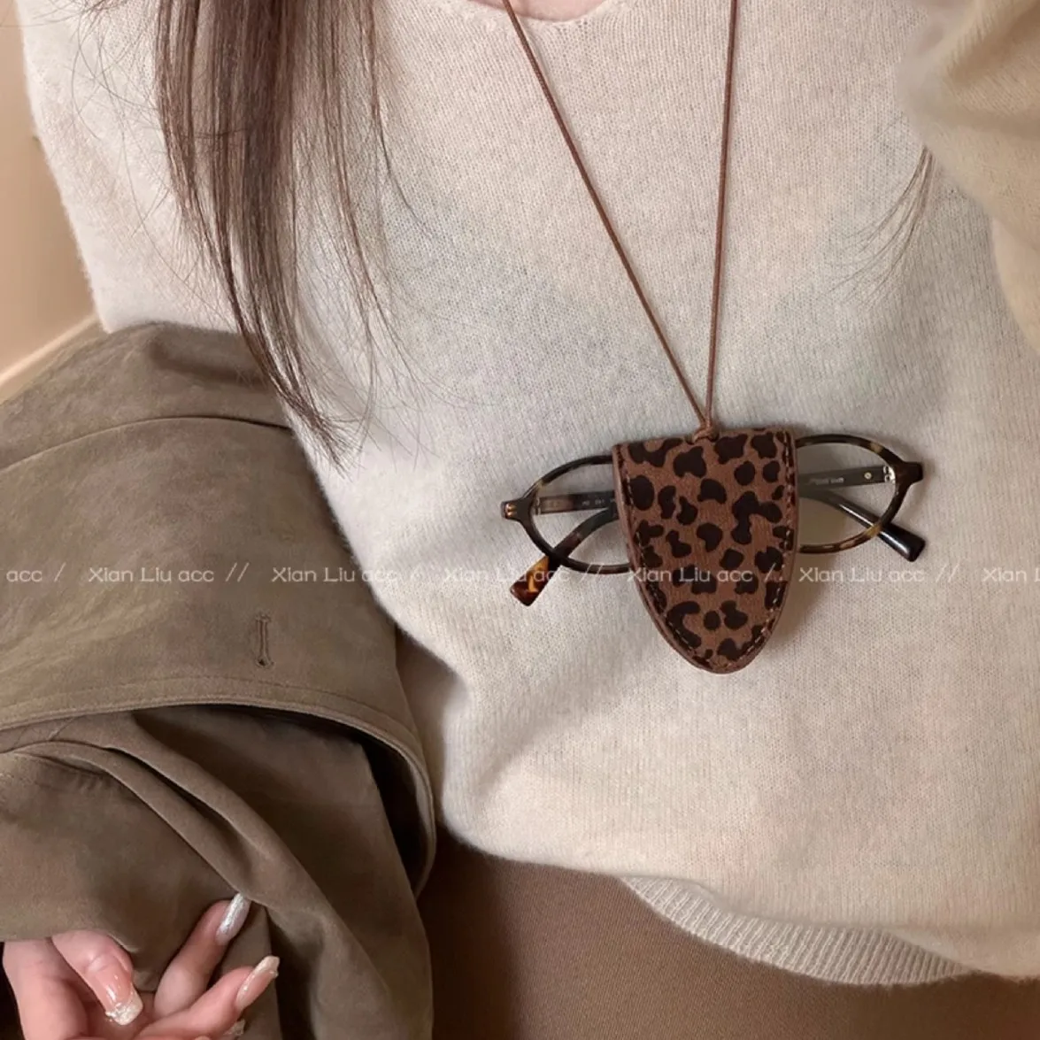 Leopard Print Leather Neck Hanging Sunglasses Clip Glasses Chain Storage Necklace Women's Hanging Rope Sweater Chain image 3