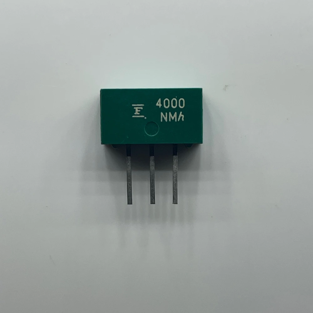 50PCS/ 4M ceramic crystal FAR-C4SB -4000M 4.000MHZ in-line three-legged green ceramic oscillator