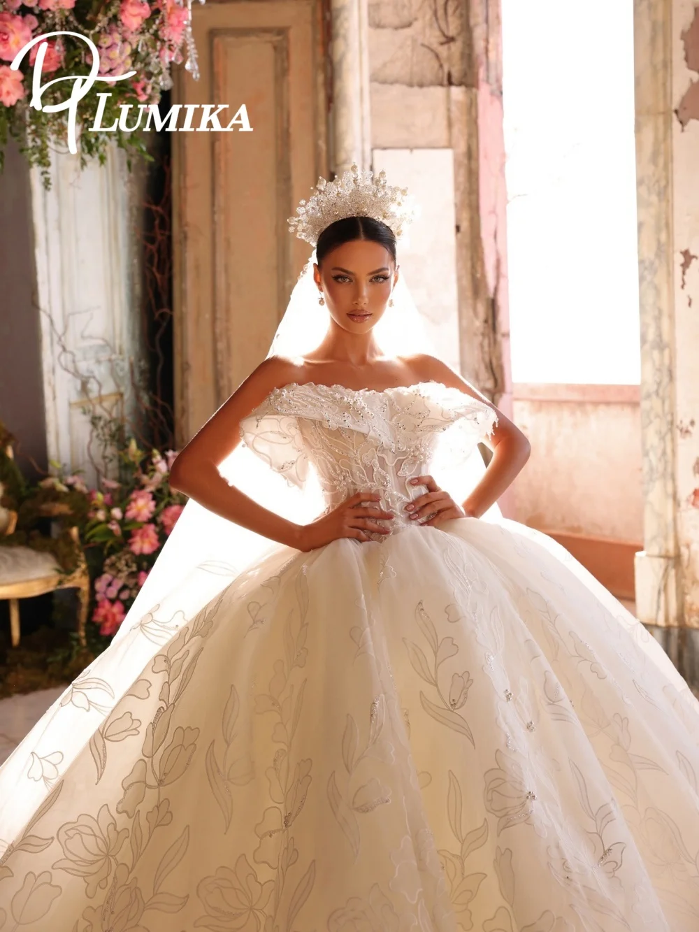 

Romantic Floral Beaded Wedding Dress 2026 Off-the-Shoulder Ball Gown Floor-Length Bridal Gown Fashion 3D Lace Wedding Gown