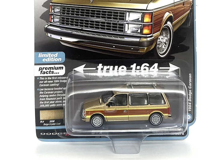 Auto World 1/64 AW 6-1984 Dodge Caravan Mighty Minivans Gold Die-cast alloy car model toy collection Children gift