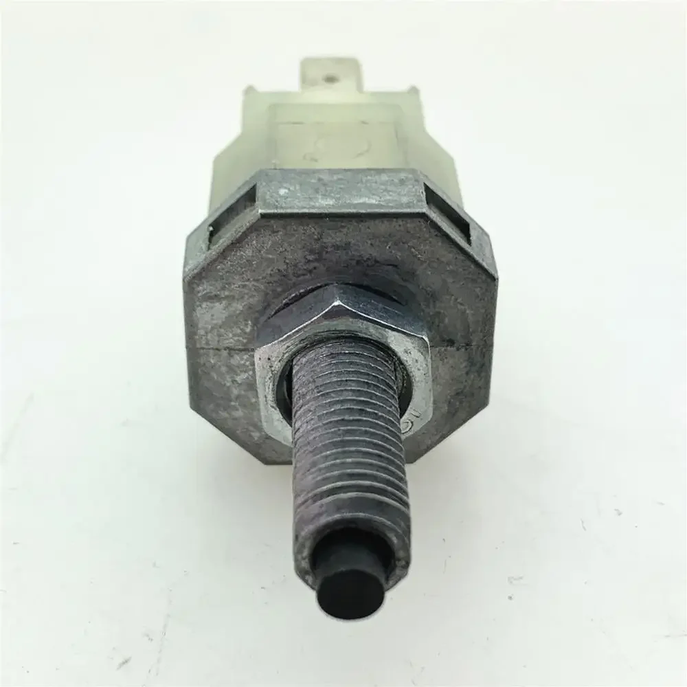 لشيري QQ QQ3 مفتاح ضوء فرامل السيارة مفتاح فرامل القدم مفتاح ضوء الفرامل #5