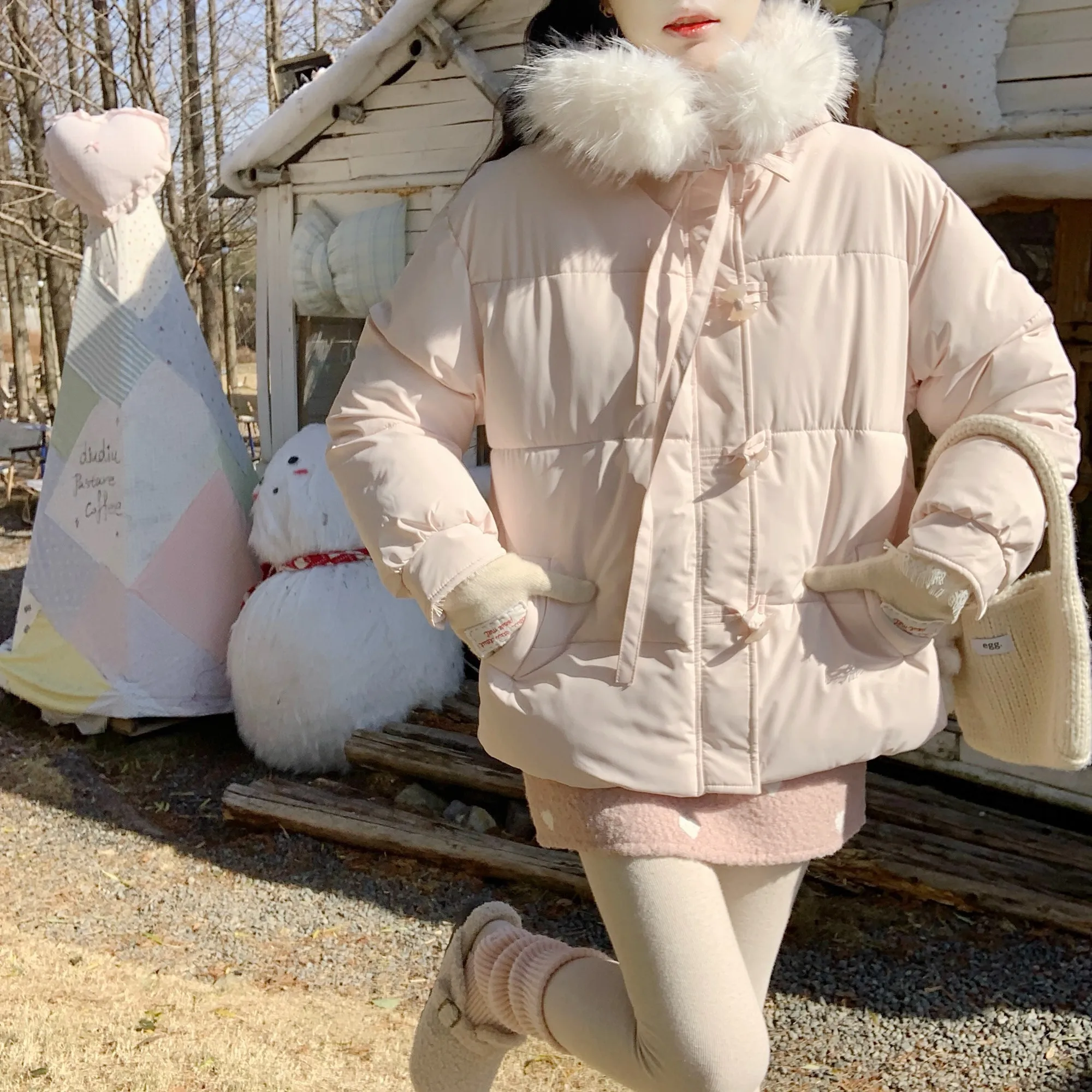 

Теплая хлопковая куртка YN с мягким светло-розовым меховым воротником, свободного кроя, для женщин, новая зимняя коллекция, повседневная, эксклюзивно онлайн