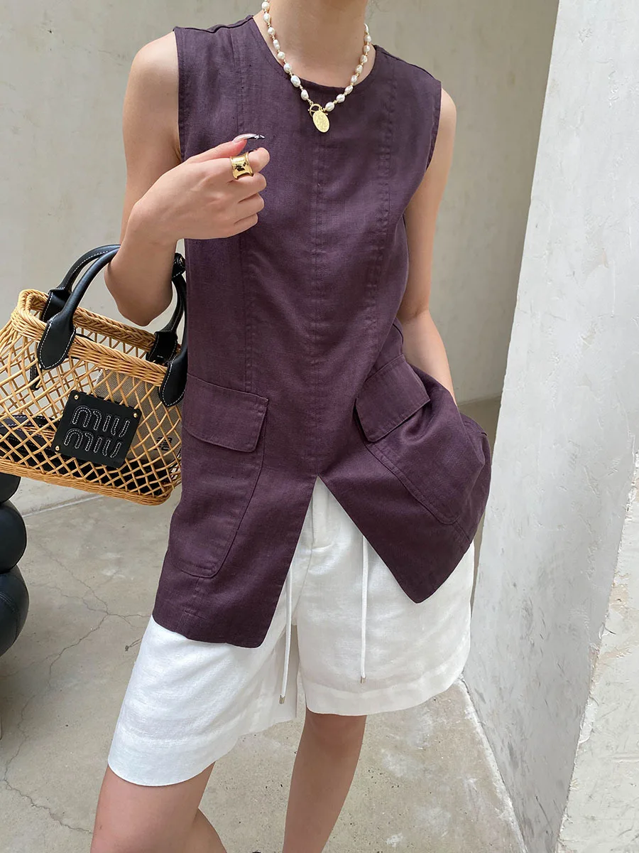 Sommerliche Damen-Weste in einfarbigem Design mit Rundhalsausschnitt und Schlitz vorne, ärmellos. – Detail 11