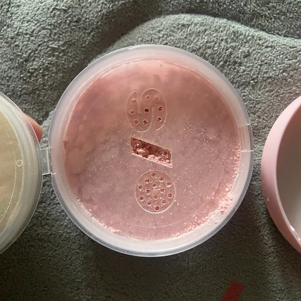 Facial Loose Setting Powder Soft Matte Finish Long-Lasting Oil Control Waterproof Makeup Fixation Pore Modification Honey Powder