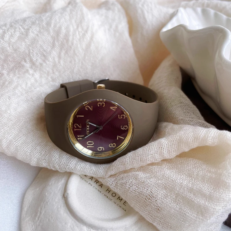 Waterproof 2025 quartz watch birthday gift fashion classic trend women's watch elegant and simple