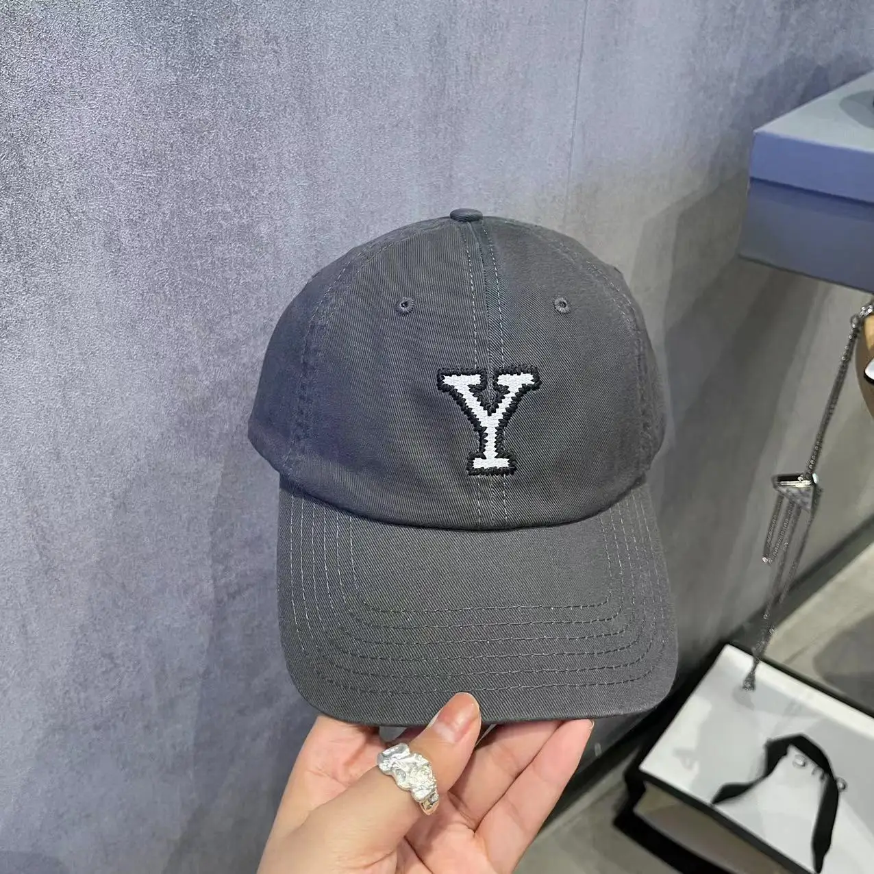 1pc Simple student cap Trend Embroidered Y letter baseball cap image 3