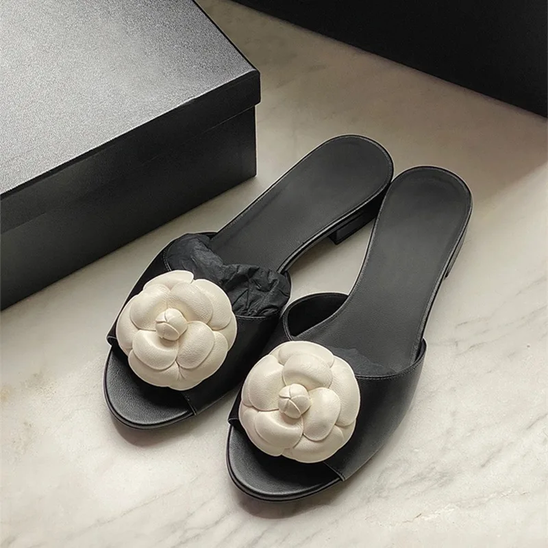 

Luxury Huashan Camellia Genuine Leather Slippers for Women's Summer Style Outwear Flat Heel Half Slippers and Cold Slippers