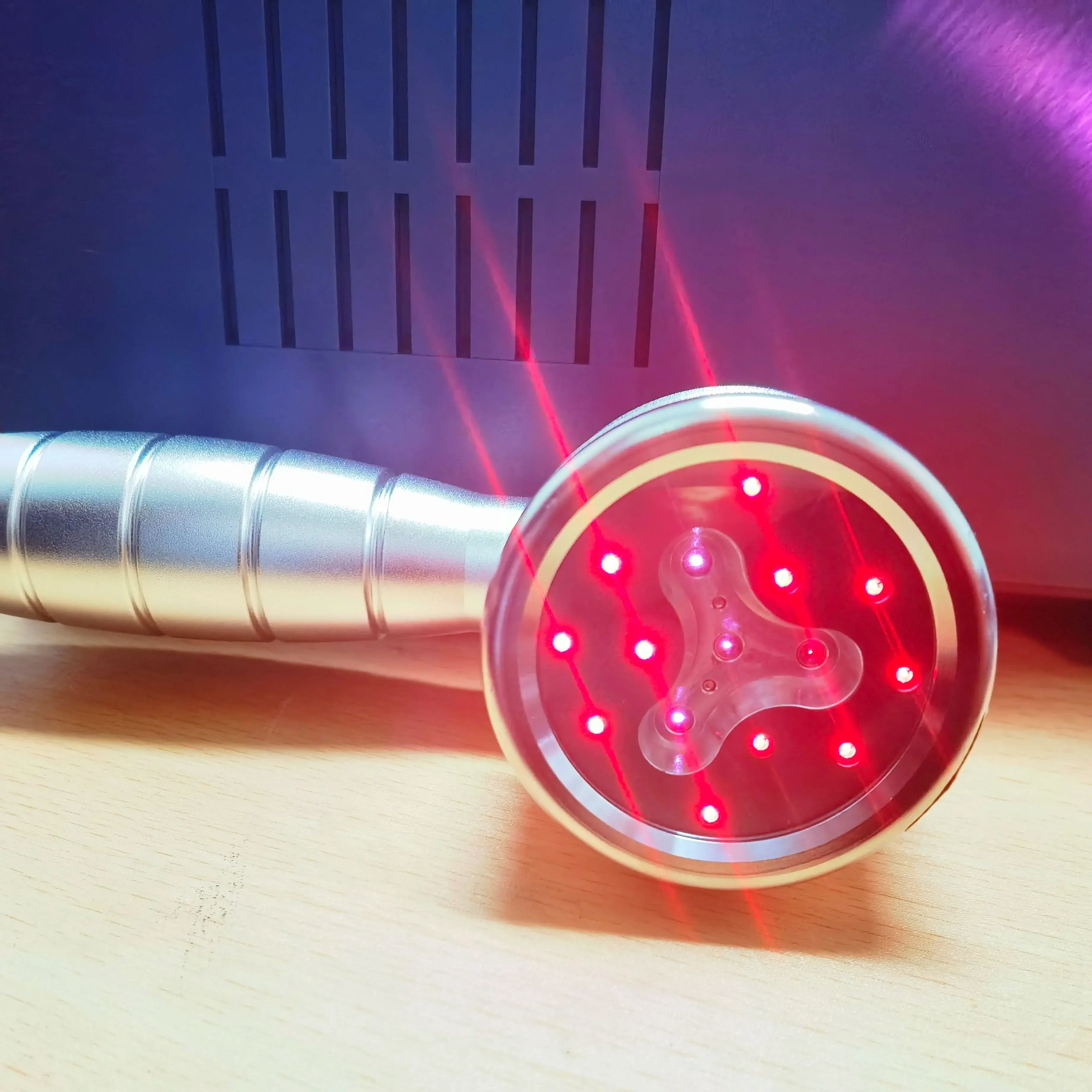 1055mW High-Power LLLT Device with 11x650nm & 5x808nm Diodes for Effective Pain Relief Therapy