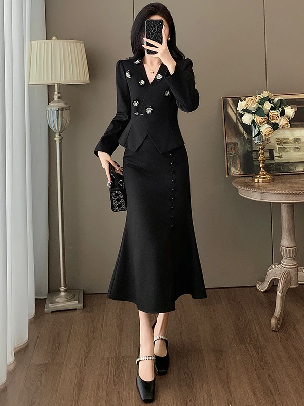 

Fashionable Matronly Two-Piece Suit Set for Women V-Neck Long Sleeve Black Top And Fish Tail Skirt High-End Autumn Ensemble