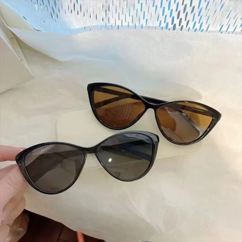 1/2 Stück koreanische Cat-Eye-Sonnenbrille, leicht, UV-Schutz, Retro-Trendy, für modische Damen – Detail 3