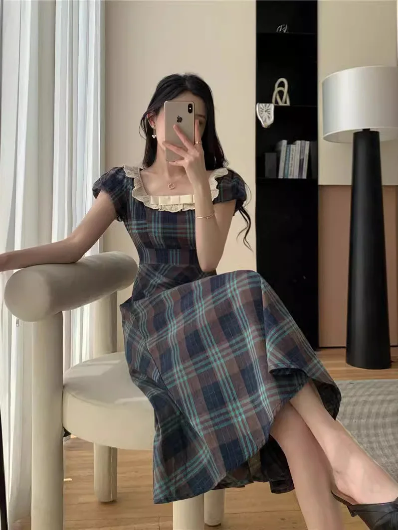 

Square necked temperament plaid dress women's summer slim fit high-end feeling lace patchwork waist cinching mid length L2VU