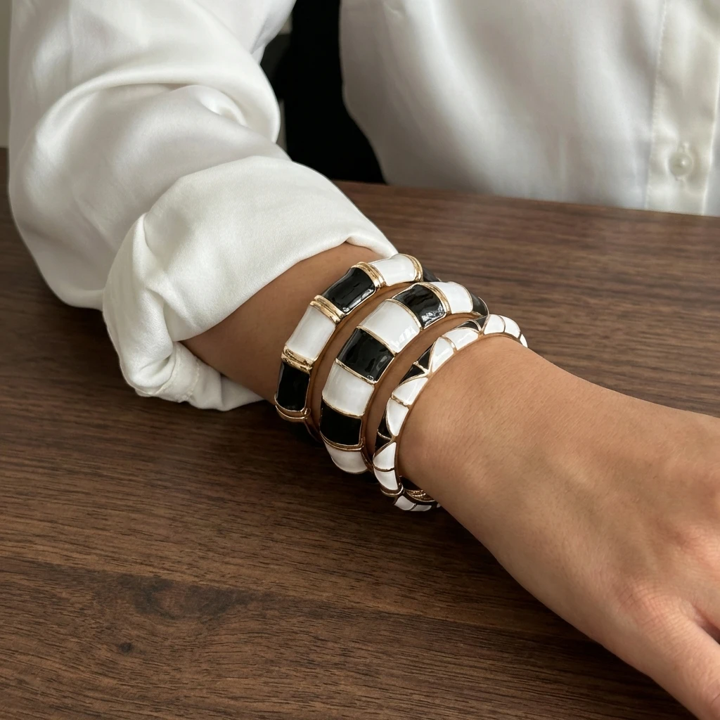 Boho Elegante Charm-Armreifen mit Emaille und Tropfenöl-Effekt für Damen, Punk Geometrische Breite Manschetten-Armbänder, Minimalistischer Schmuck – Detail 6