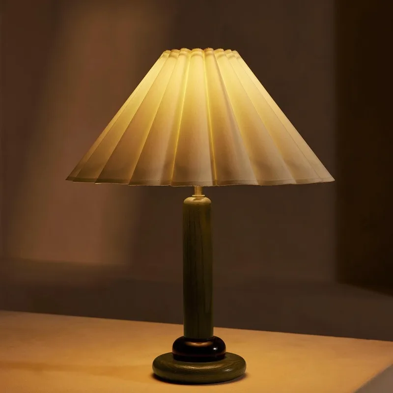 

Vintage American medieval solid wood table lamp, quiet wind bedroom decorative bedside lamp