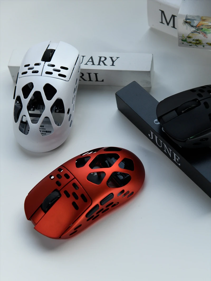 Ajazz AM3 Pro Magnesium Alloy Bluetooth Game Mouse 3 Mode Hollow Out PAW3950 8K Wireless Ex Lightweight Esports Mouse