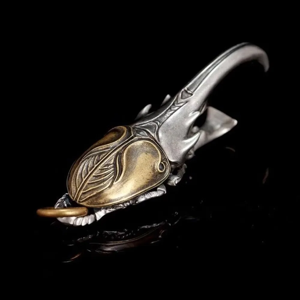 High-end Mature Beetle Keychain Copper Exquisite Cars Keychain Mysterious Three-dimensional Bottle Opener Man Decoration