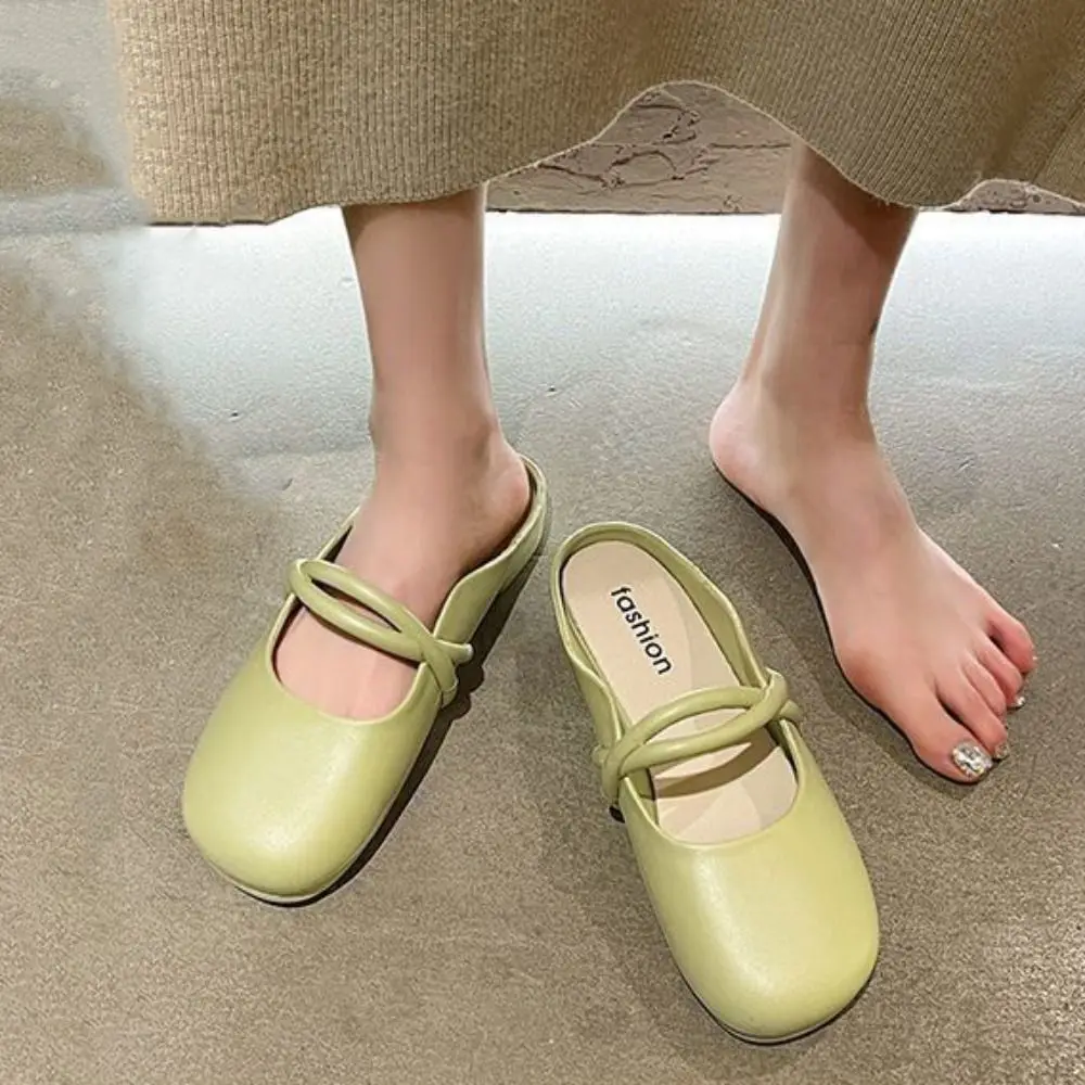 

Нескользящие тапочки на плоской подошве в корейском стиле, женские милые шлепанцы с квадратным носком, сандалии на мягкой подошве, летние тапочки из искусственной кожи из ПВХ