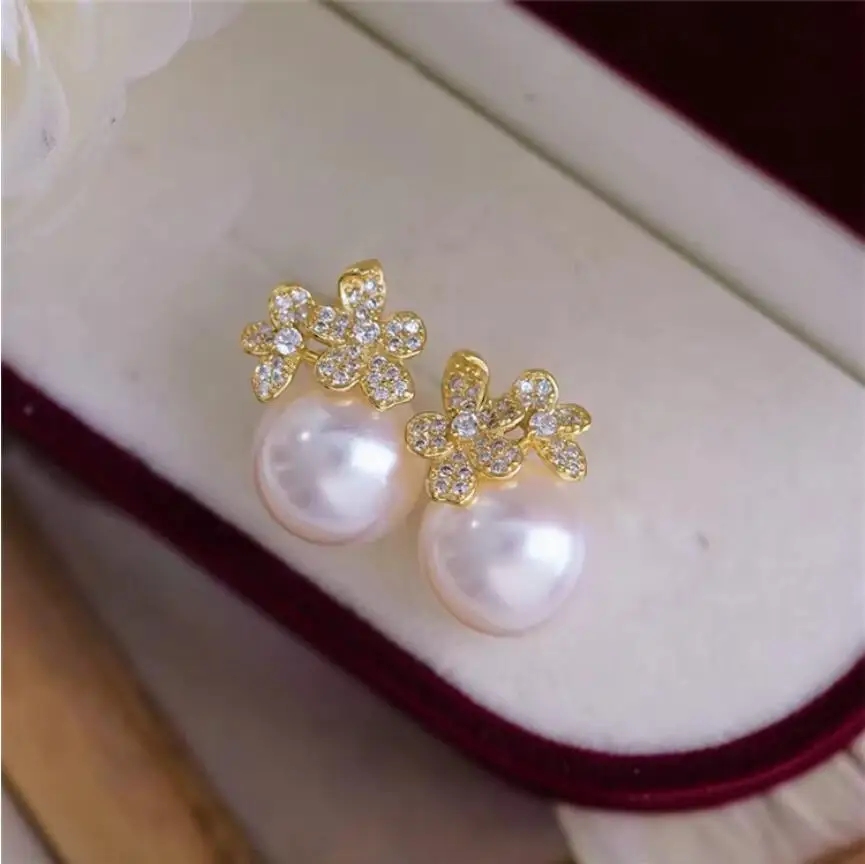 Elegant Pair of 8-9mm South Sea Drop White Pearl Dangle Earring 925s