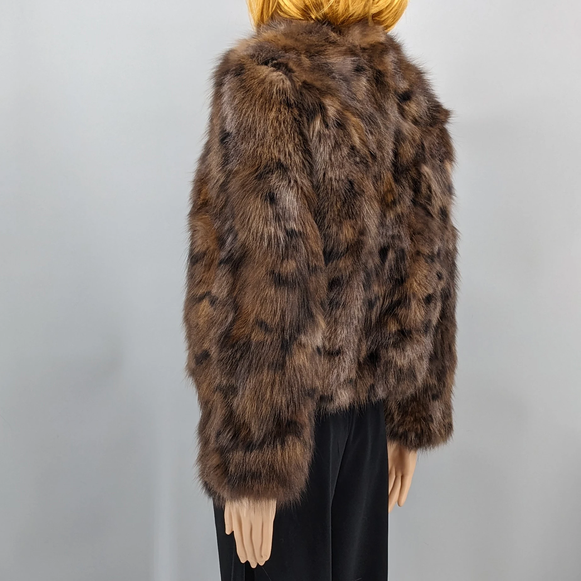 real fox fur short coat O-neck brown color Leopard print jacket Horn button winter overcoat length 52 CM 241165