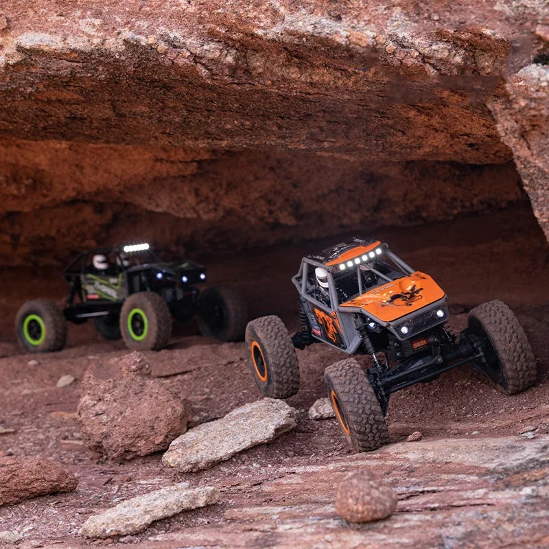 รีโมทคอนโทรลใหม่รถ 1/18 UTB18 CAPRA สี่ล้อไดรฟ์ RC Crawler ปีนเขา Off-road ท่อกรอบรถของเล่น