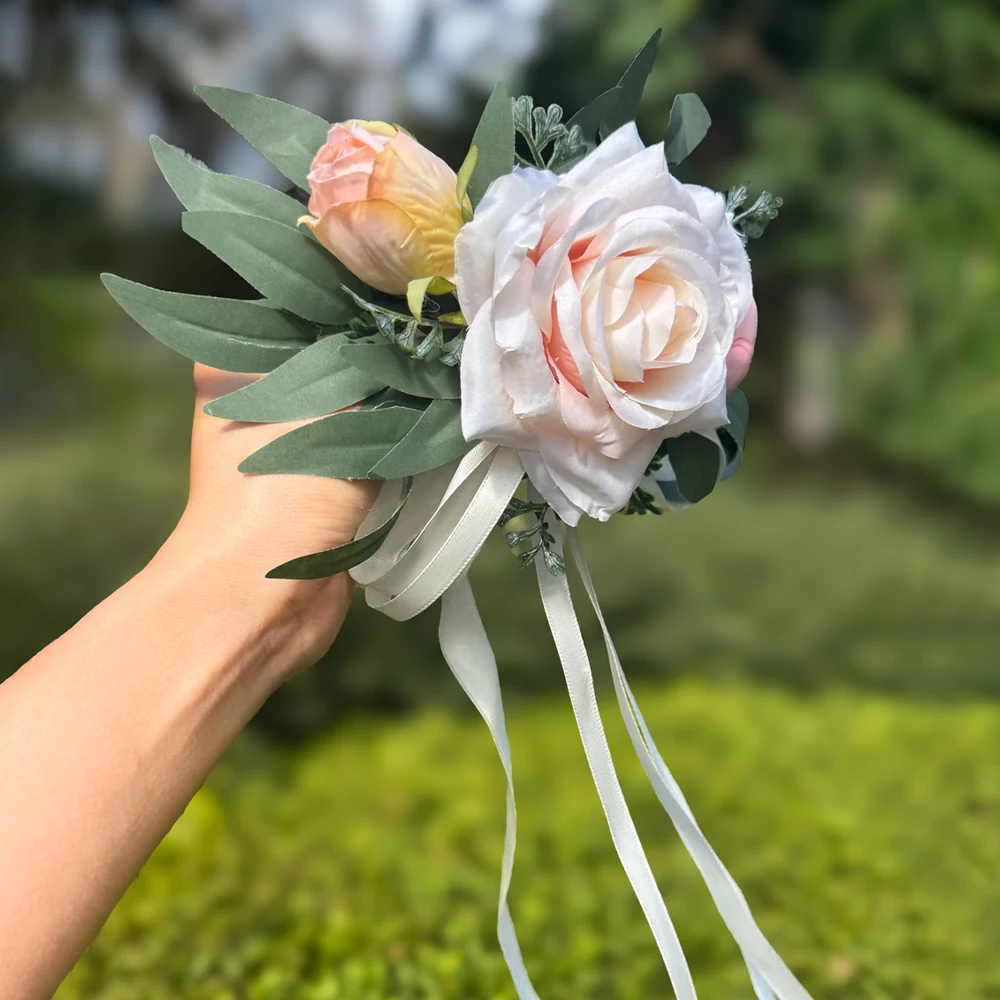 Weiße Rosen Rustikale Hochzeitsauto-Dekoration, Mit Künstlichen Eukalyptusblättern und Elfenbeinfarbenem Satinband, für Hochzeitsstuhl-Dekoration – Detail 9