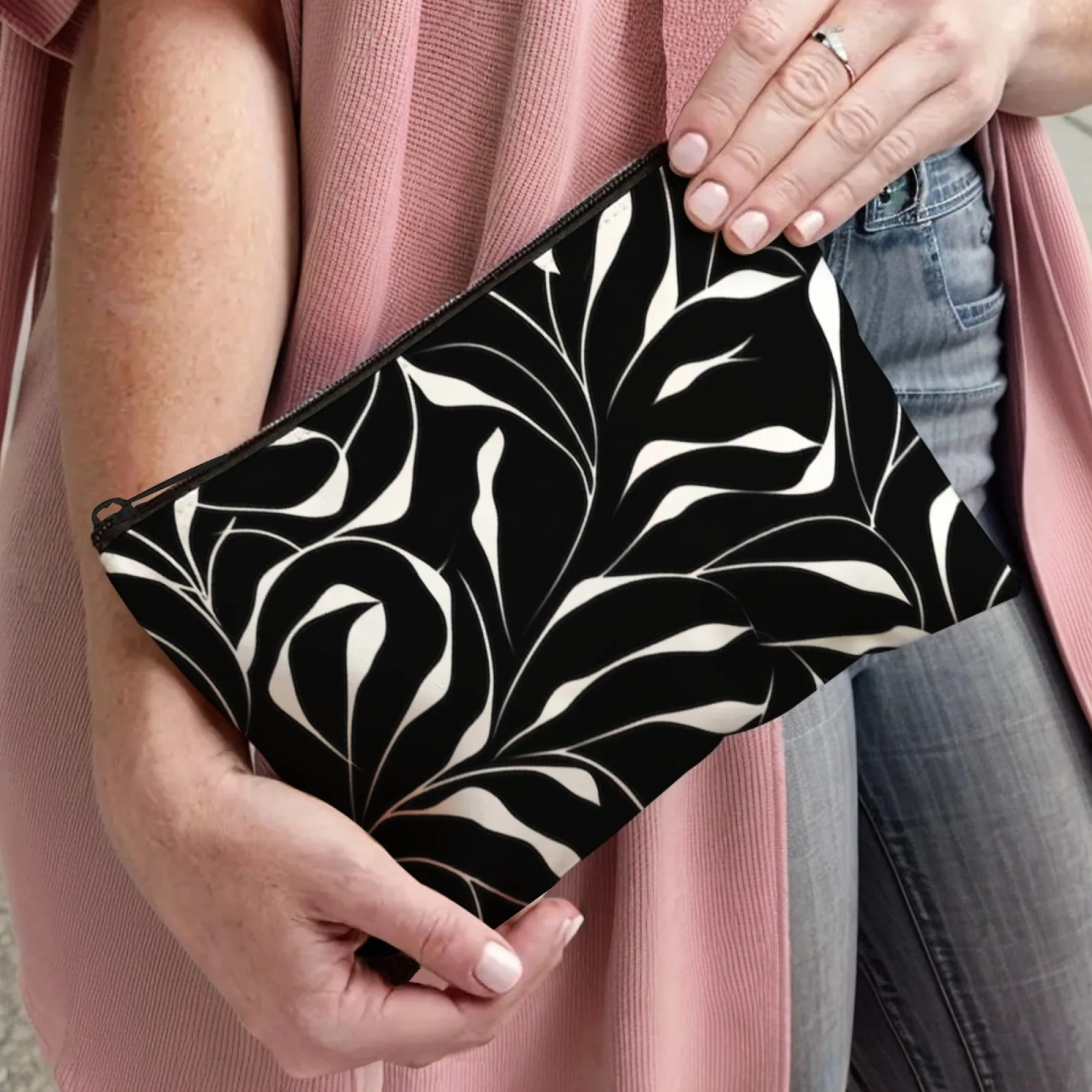 أنيقة أسود-أبيض ورقة المرأة حقيبة مستحضرات تجميل رقيقة خط ورقة الصور الظلية والمساحة السلبية الحد الأدنى الحديثة منظم أدوات التجميل الحقيبة #3