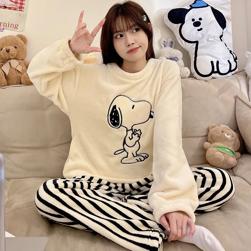 Anime Snoopy Coral Velvet Pajamas Thickened Autumn Winter Warm Comfortable Cartoon Snoopy Long Sleeve Pajamas Set For Girls