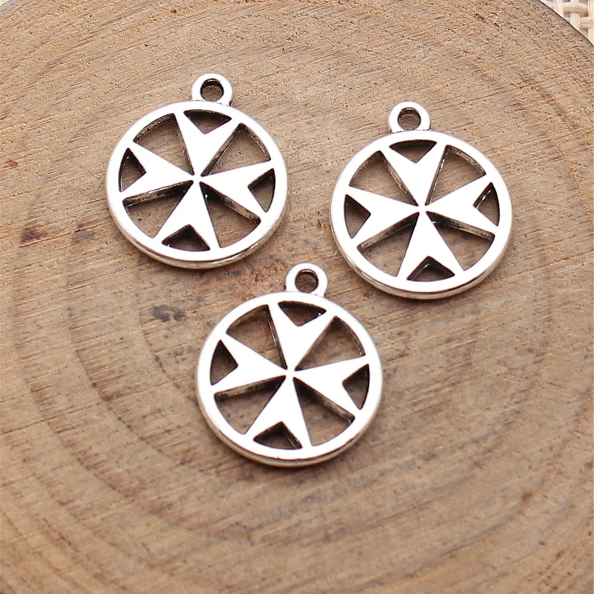 40 шт. 16x14 мм (0,63x0,55 дюйма) подвески-крестики мальтийского типа цвета античного серебра, аксессуары для изготовления ювелирных изделий своими руками