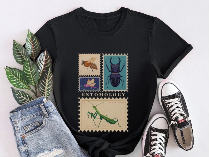 Cottagecore Entomology Tee Vintage Bug T Shirt Insect Praying Mantis Top Gift for Insect Lover Scientific Aesthetic Beetle Shirt