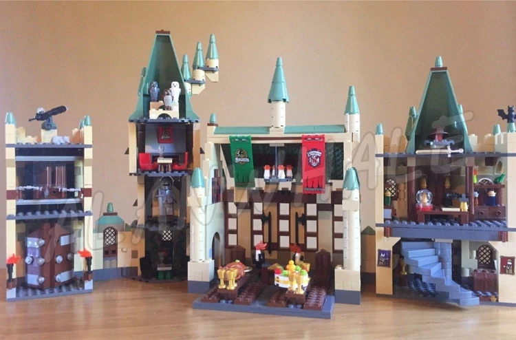 1340pcs Magical World of Wizards โรงเรียนปราสาท Great Hall Tower Vanishing ตู้ 16030 Building Block ของเล่นเข้ากันได้กับรุ่น