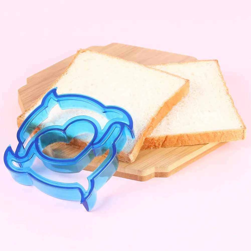 Sandwich Cutters Mould Food Toast Bread Mold Cute Baking Children Set Lunch Cutter Interesting Kitchen Accessories for Kids