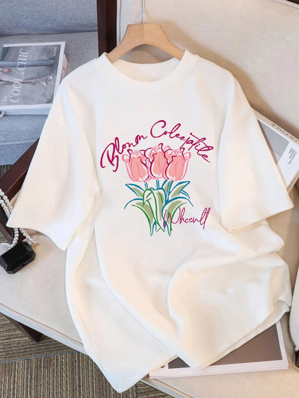 Sommer T-Shirts Frauen Baumwolle Tulpe Kunst Bouquet Brief Gedruckt Tops Oansatz Bequeme Lose Kurzarm T-shirts Urlaub Kleidung