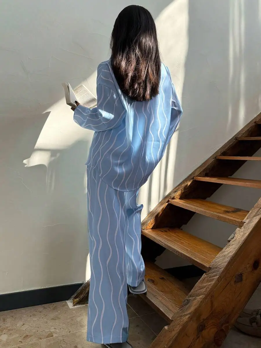 Wave Stripe Satin Loose Sleepwear Set For Women