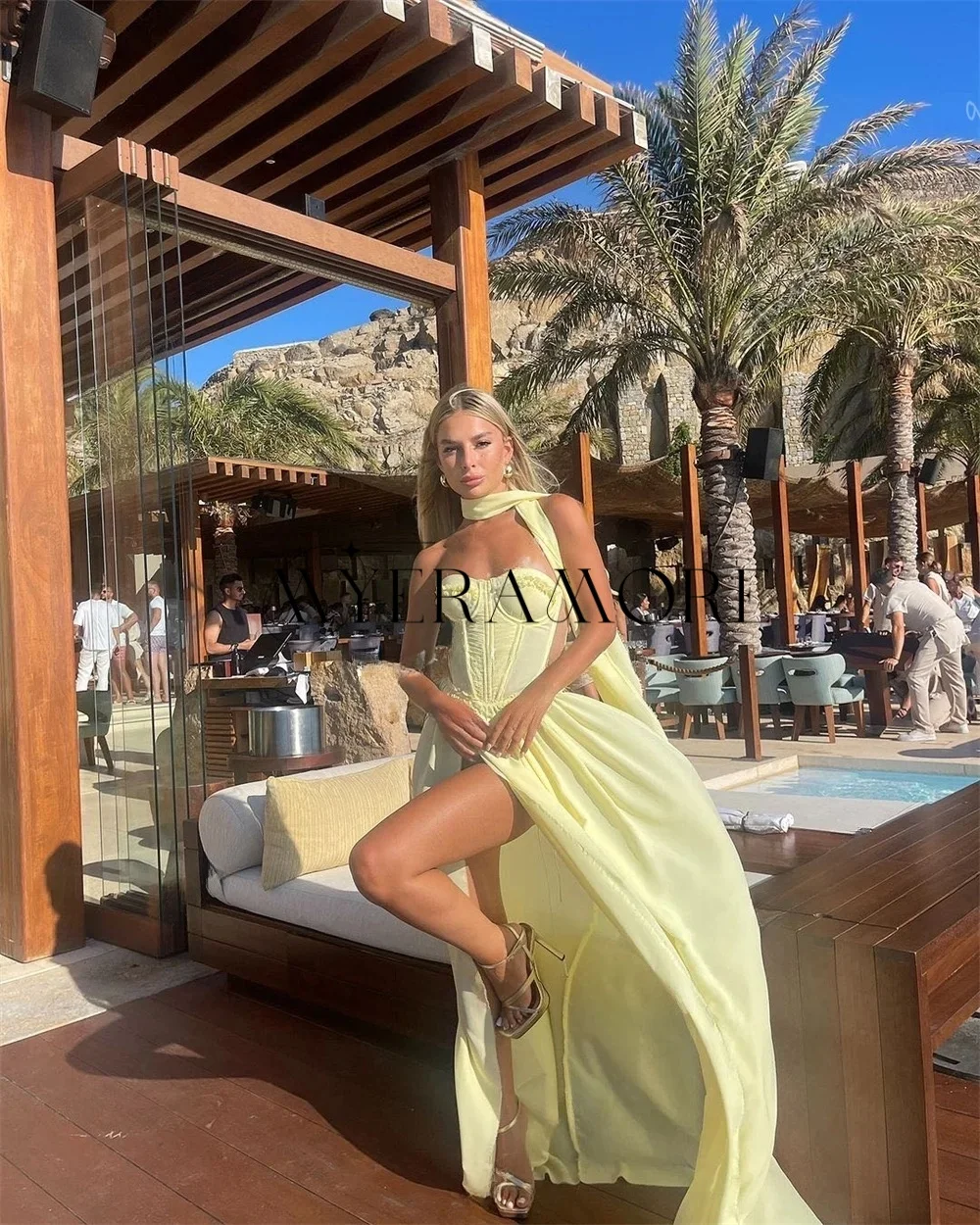 Einfache herzförmige Abendkleider, A-Linie, Rüschen, Seitenschlitz, Party-Abschlussball-Kleider, maßgeschneidert