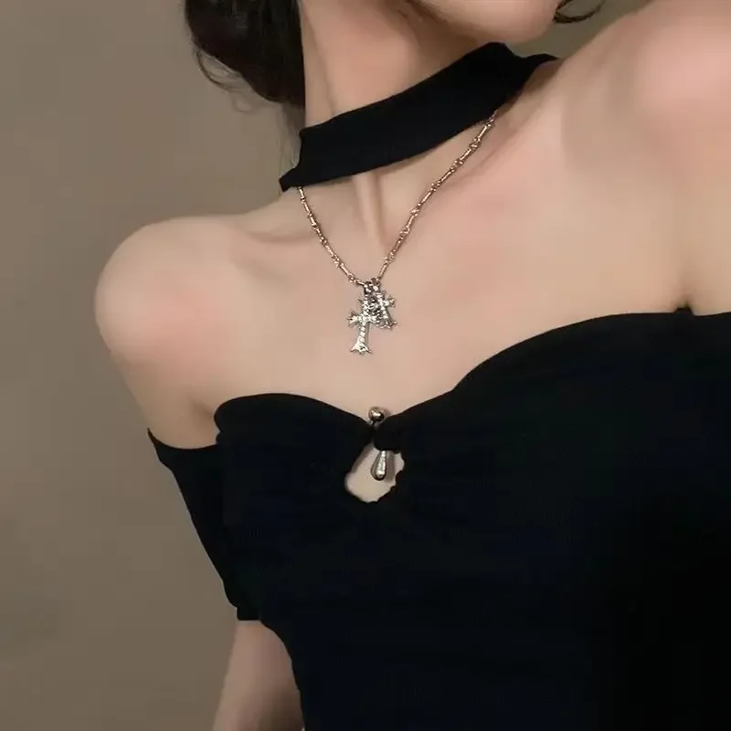 INS Light Luxury Niche Design Double Cross Hip-hop Pendant for Men and Women's High-end Versatile Spicy Girl Collarbone Chain