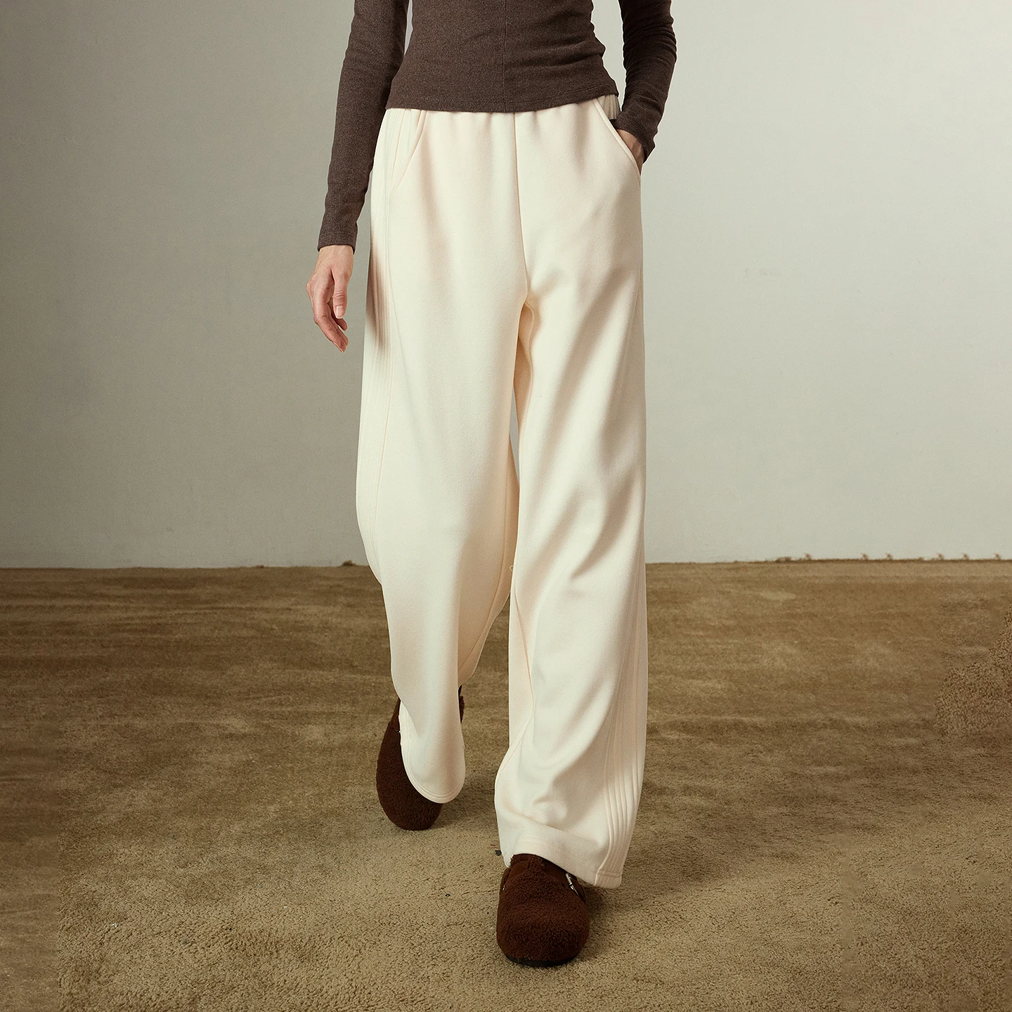 TOYOUTH Women Wide Leg Pants 2025 Winter New Lined and Warm Elastic Waist at Side Seam Light Sporty Casual Long Pants